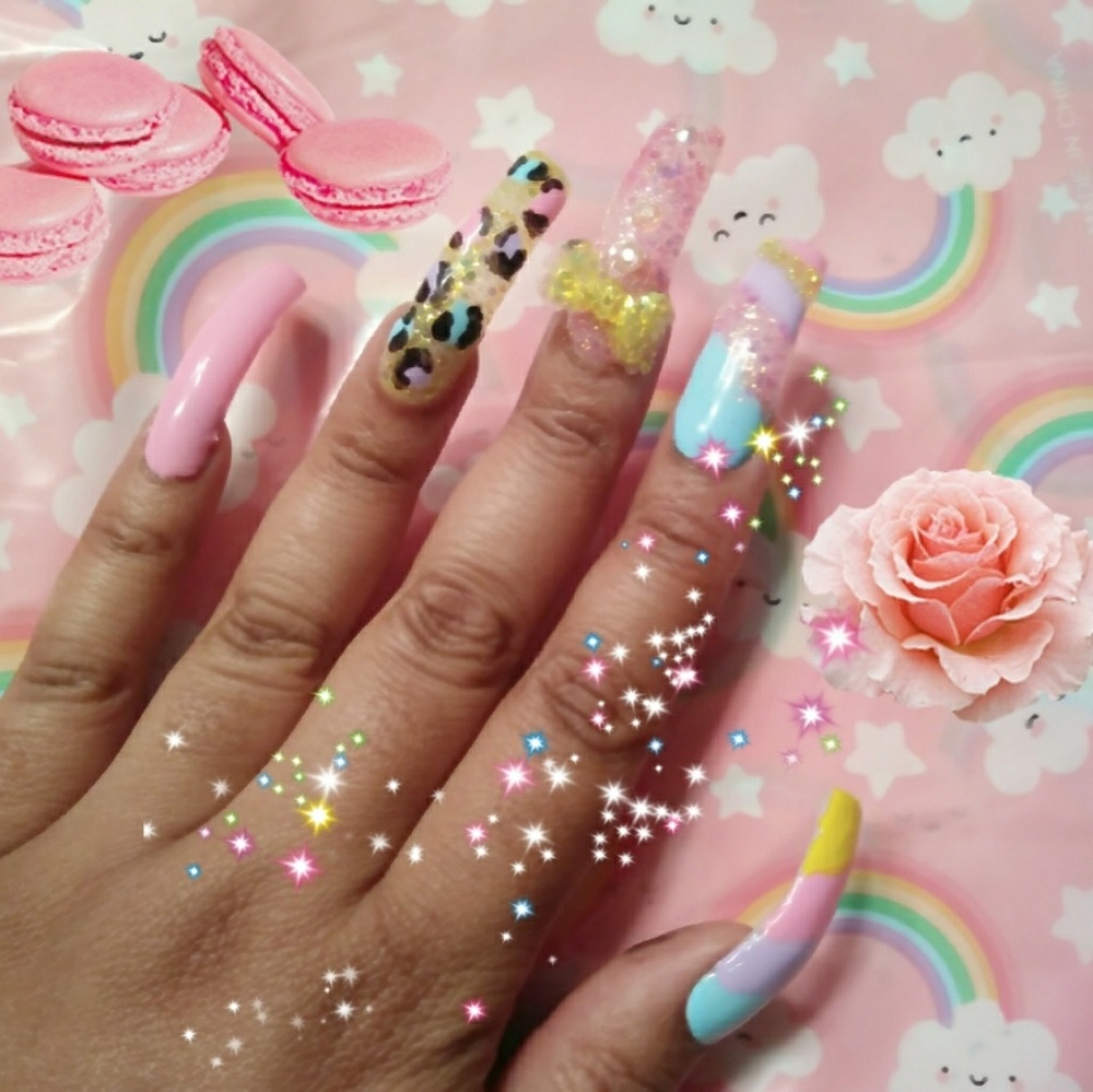 Fake Nails - Picture 3 of 5